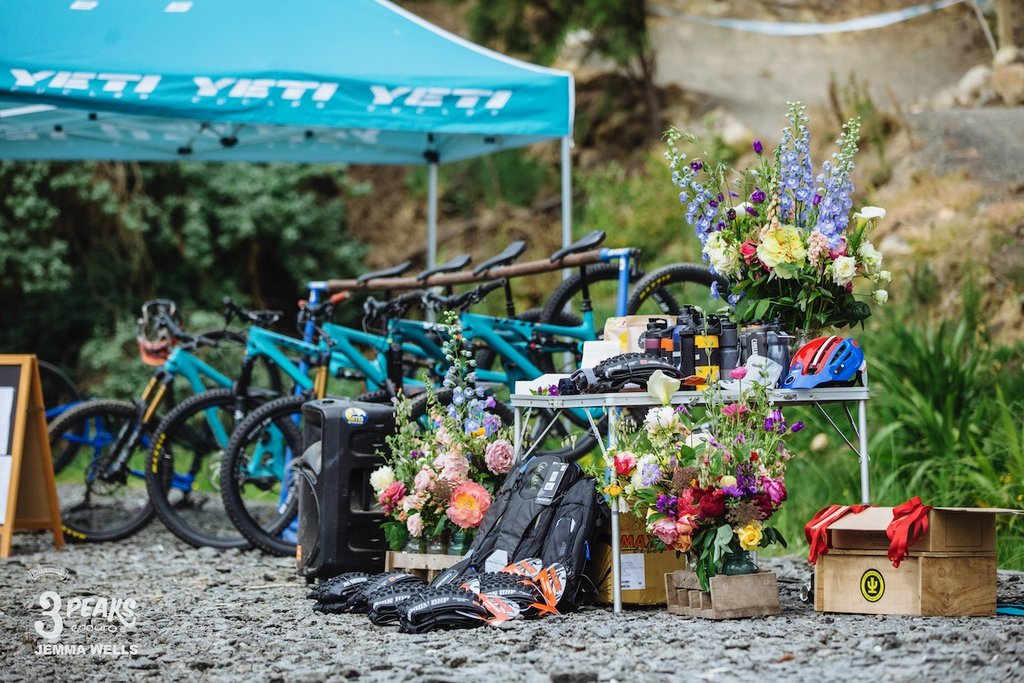 Yeti riders at 3 Peaks Enduro