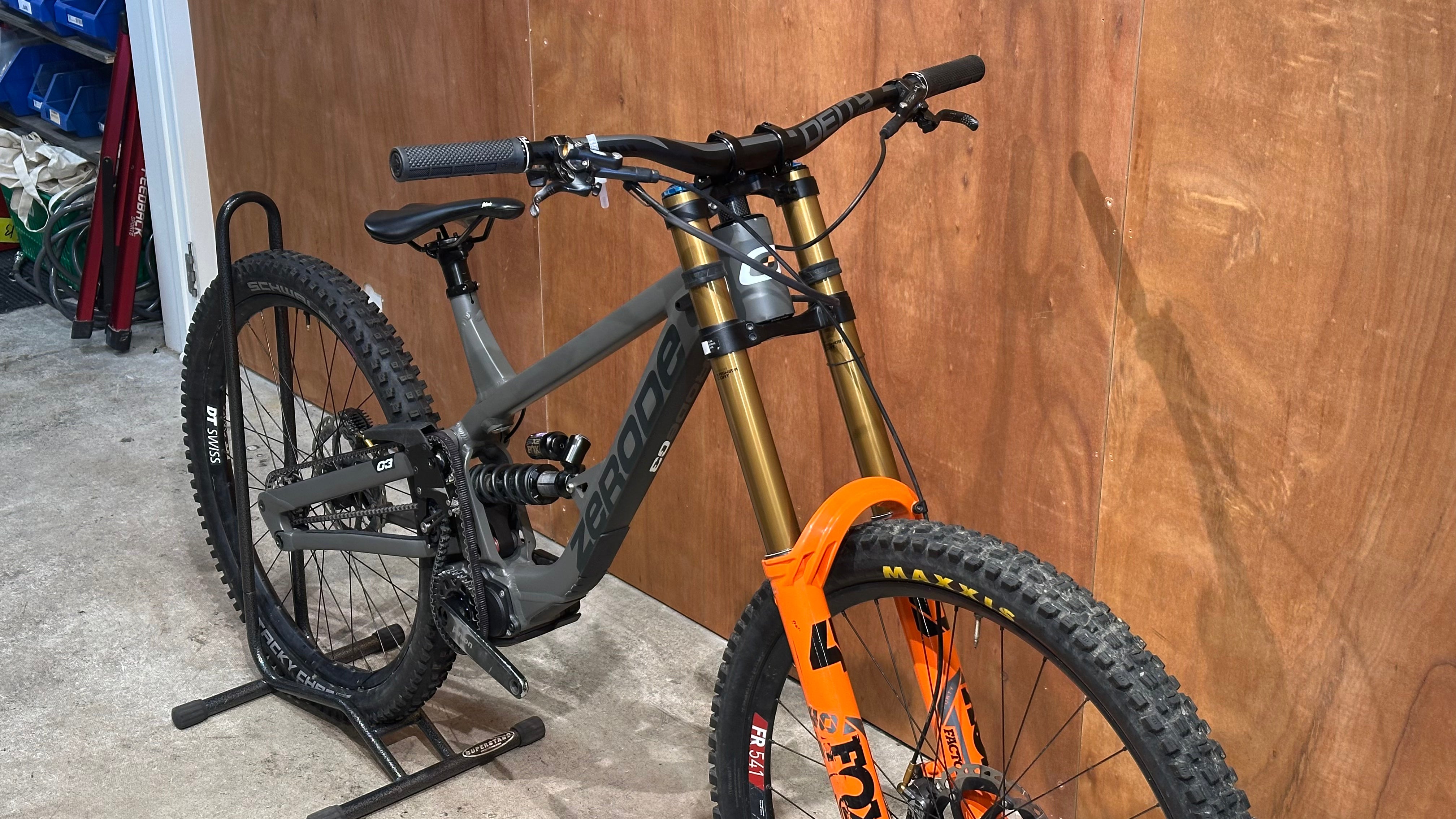 Zerode G3 DH Bike (BRAND NEW FRAME)