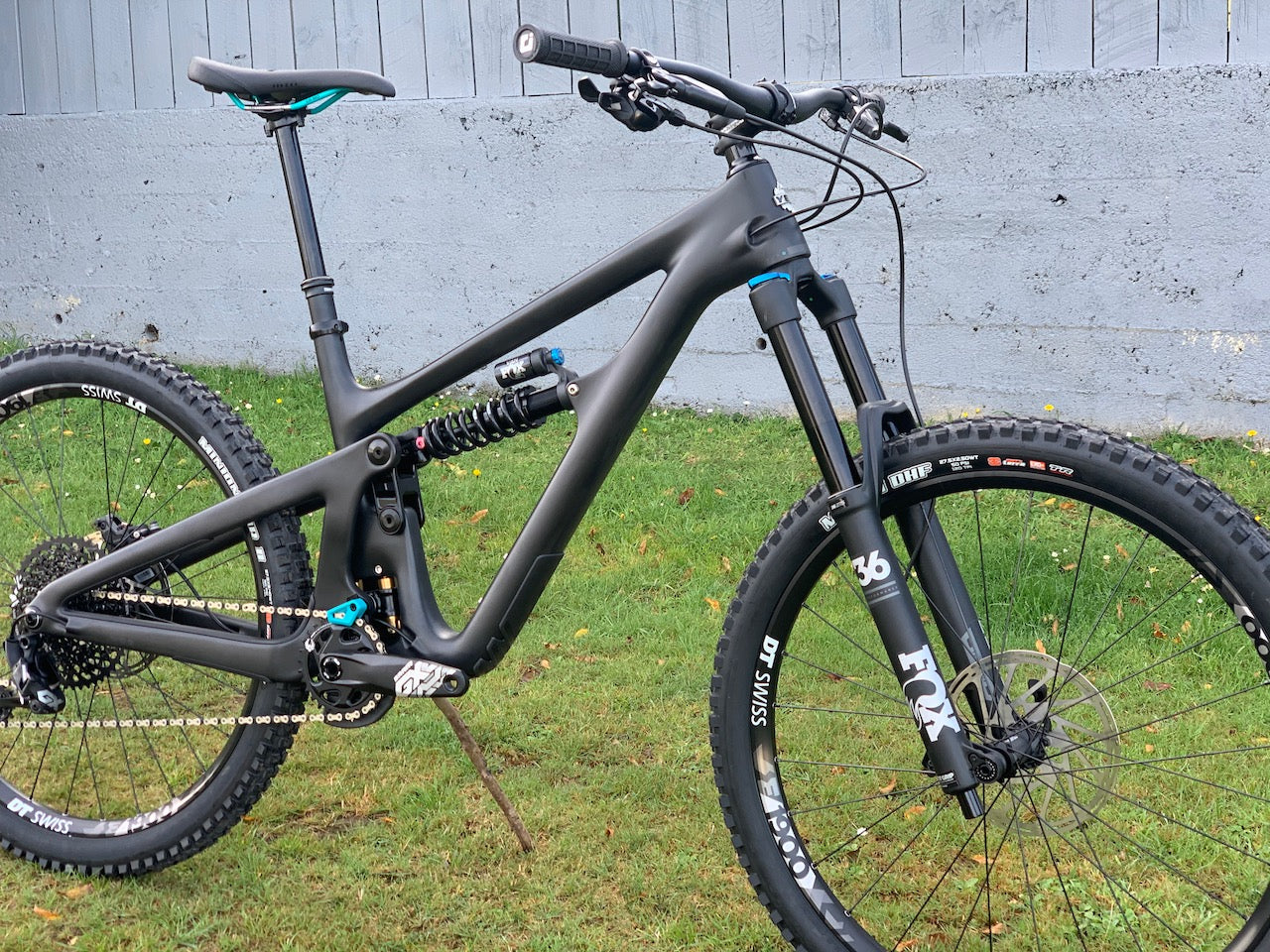 A close up look at the Yeti SB165 C-Series C1 Build