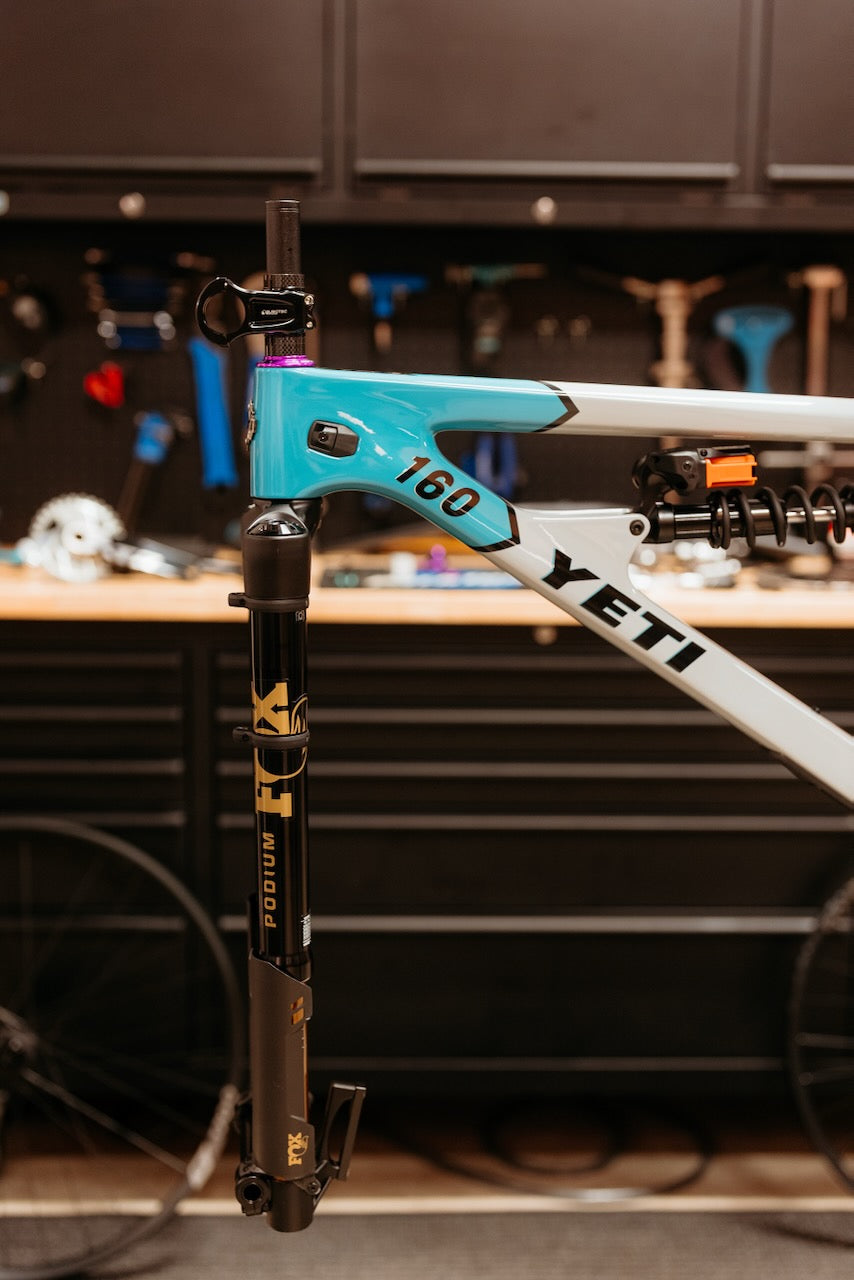 BIKE BUILD : Yeti Team Spec / 40th Anniversary SB160