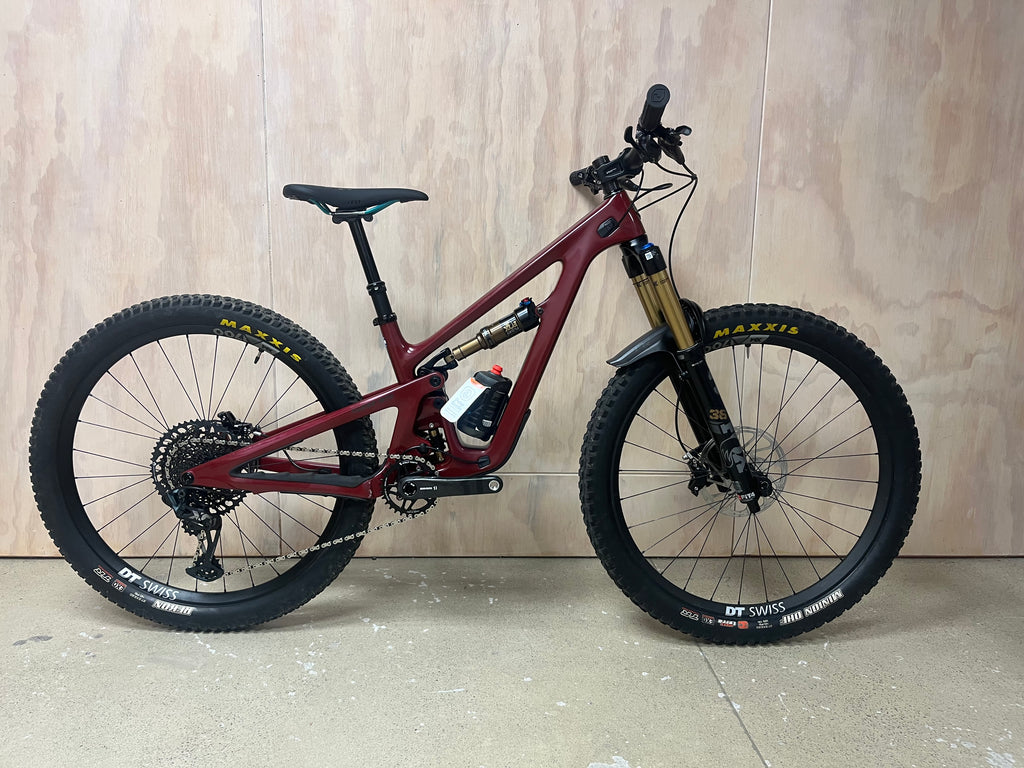 YETI SB135 T-SERIES | XS Cherry | Ex Rider