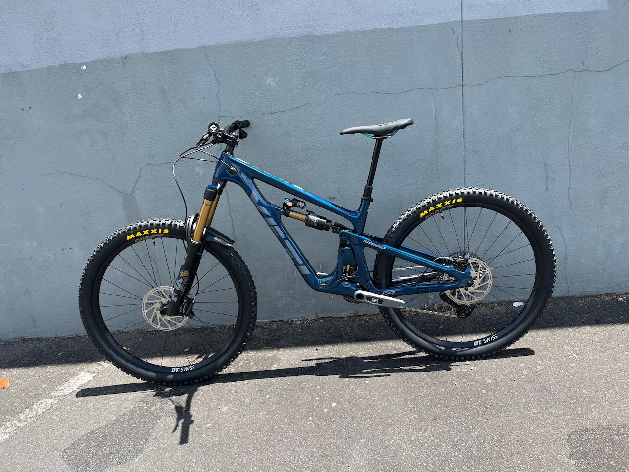 YETI SB160 C-SERIES | COBALT 2024 CLEARANCE