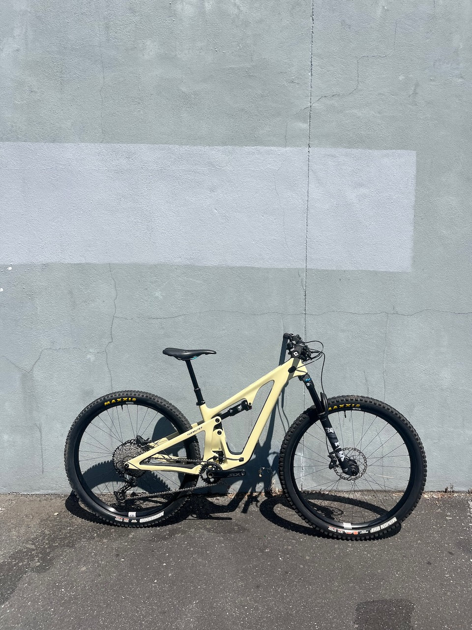 YETI SB120 C-SERIES SM EX DEMO