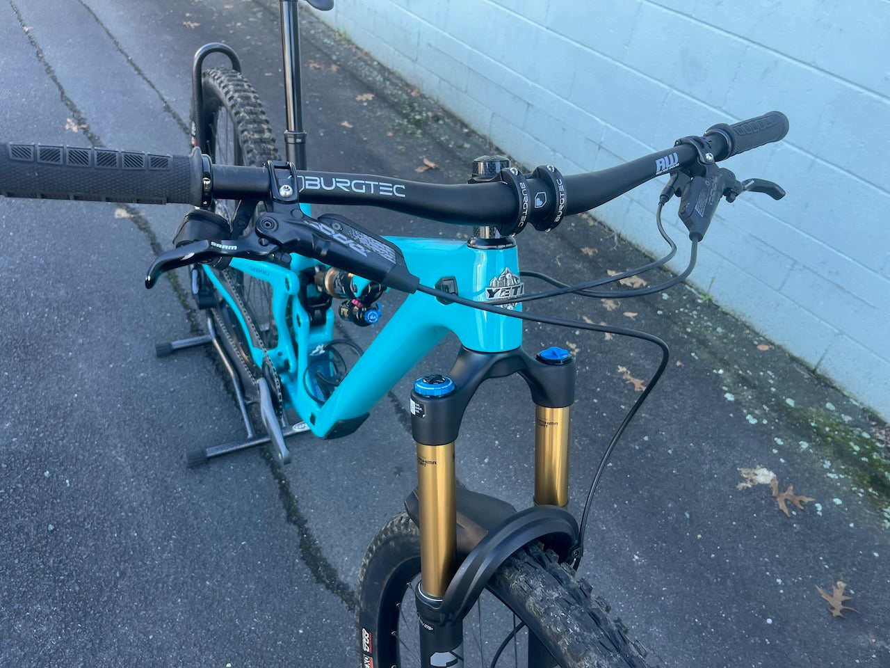 YETI SB140 29 C-SERIES MD TURQ C3 FACTORY - EX DEMO