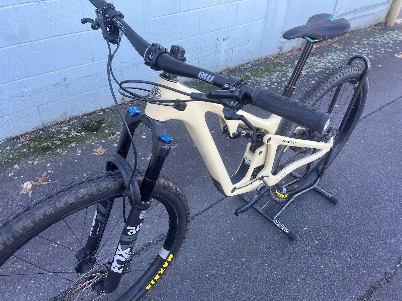 YETI SB120 C-SERIES SM EX DEMO