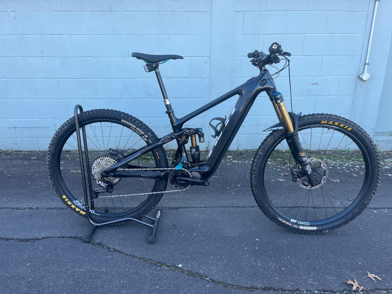 YETI 160E T-SERIES MD BLACK 24 - EX DEMO