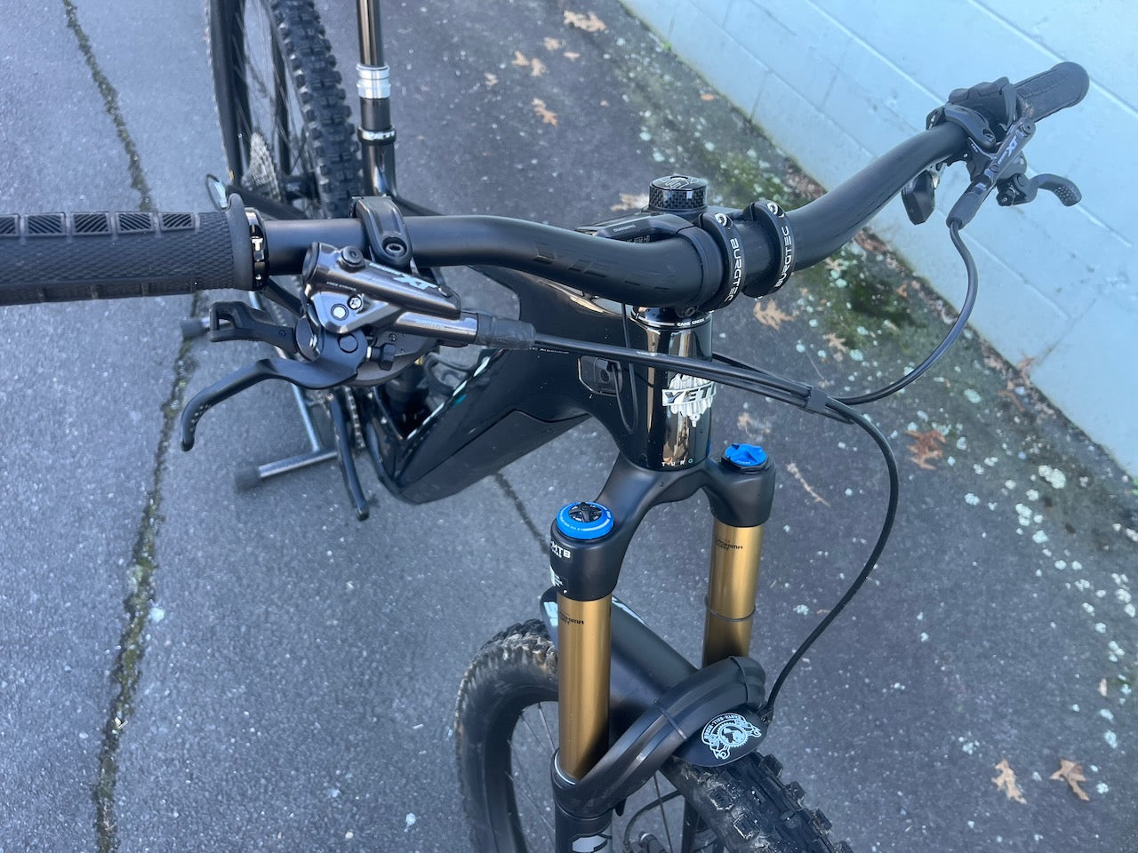 YETI 160E T-SERIES MD BLACK 24 - EX DEMO