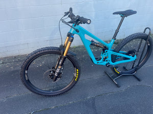 SB135 T-SERIES SM TURQ DISPLAY BIKE