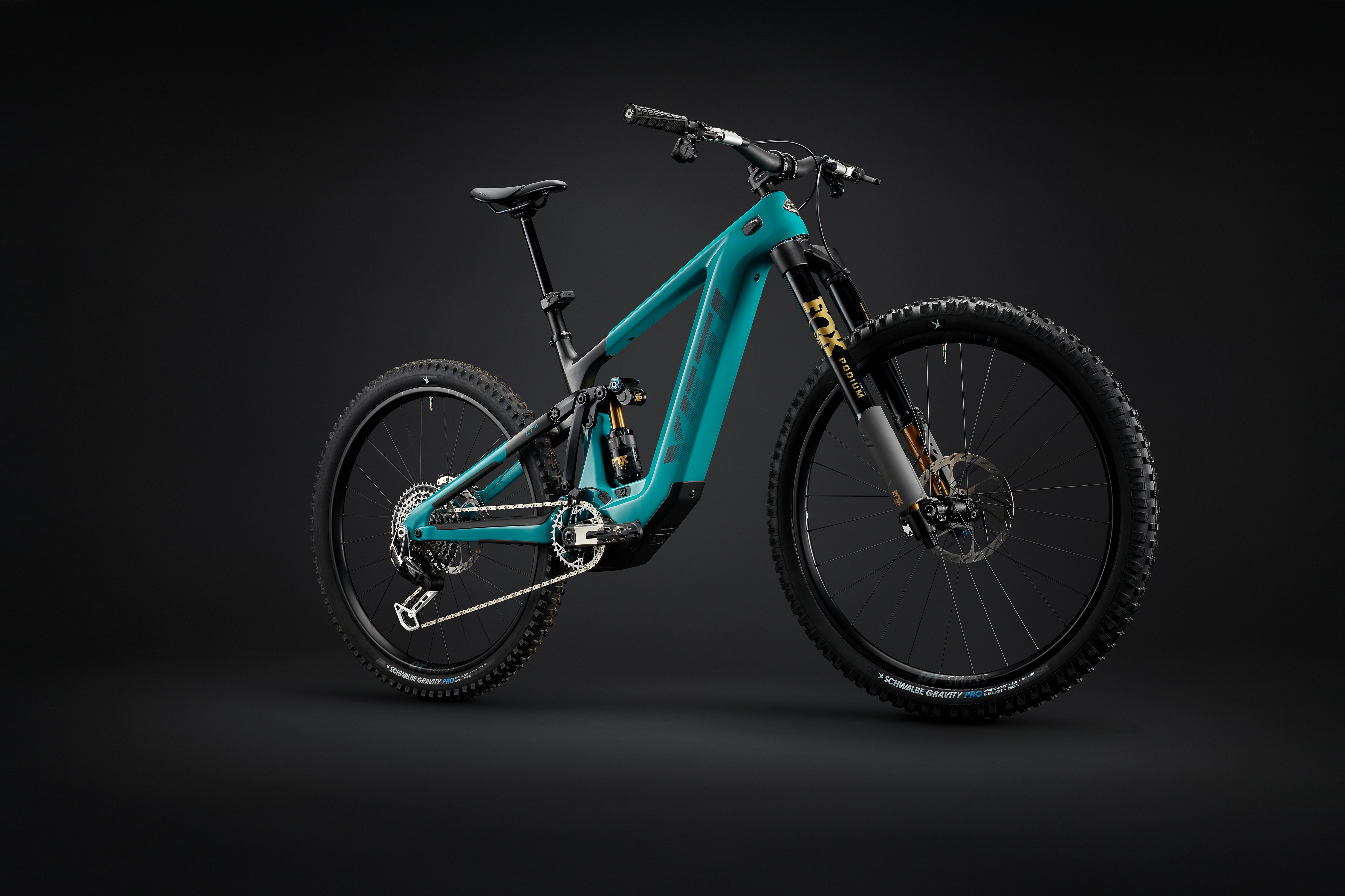 Yeti LTe T4 27 front three-quarter